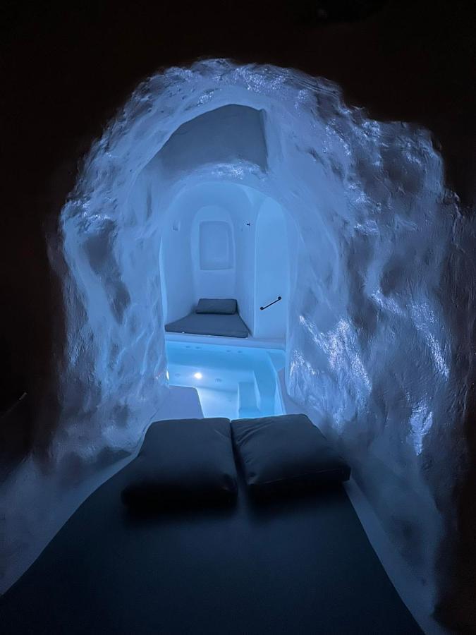 Oinos Luxury Suites Caldera Oía Zewnętrze zdjęcie
