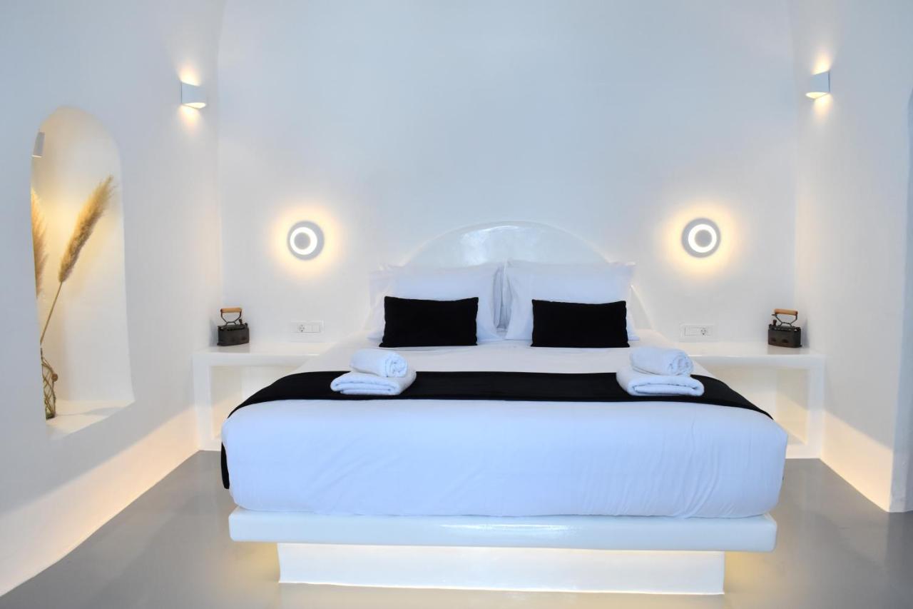Oinos Luxury Suites Caldera Oía Zewnętrze zdjęcie
